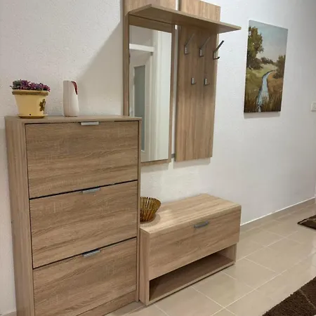 דירה Jana